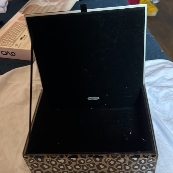Mele & co cheetah print jewelry box - Picture 2 of 2